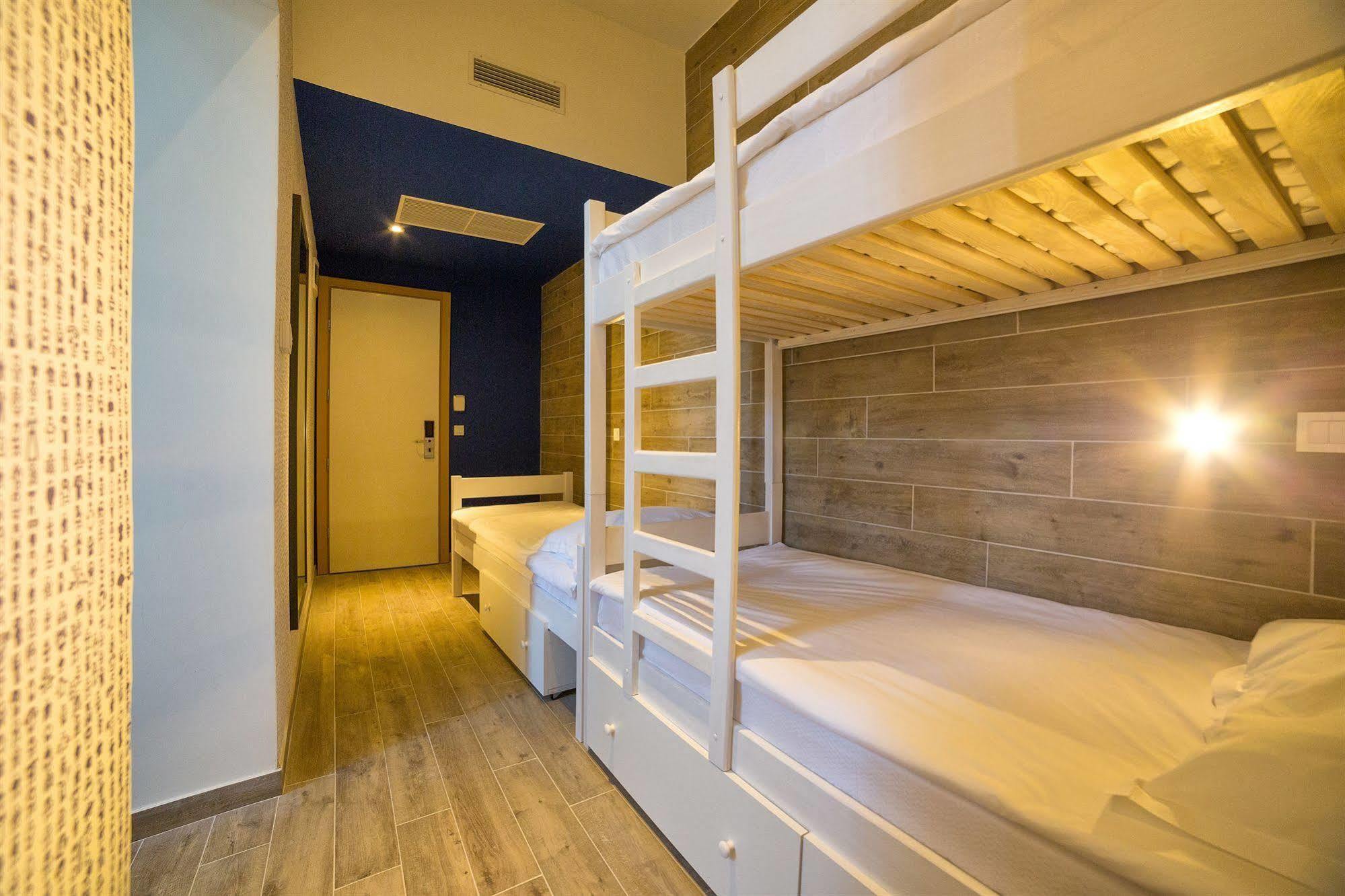 Hostel Link Lovran Eksteriør bilde